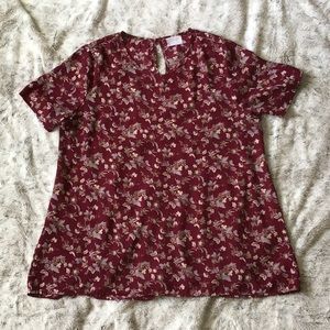 Maroon floral T-shirt!🌸